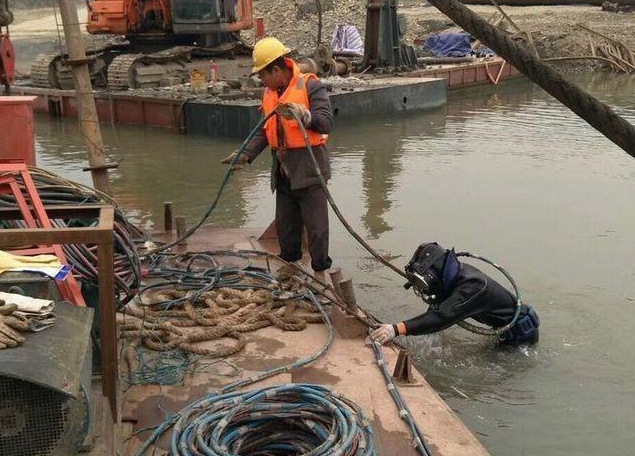 凤城潜水封堵打捞